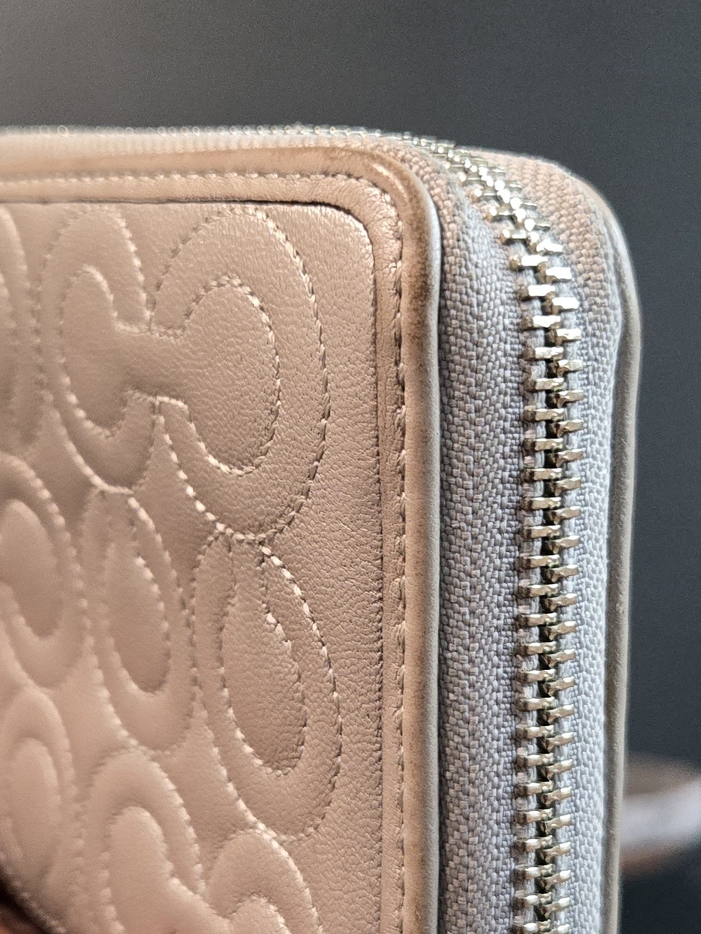 coach | zip around wallet | monogram | silver | metallic finish | vintage - Picture 7 of 11